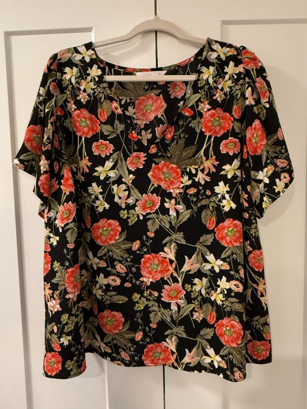 EUC LC Lauren Conrad Black Floral Top with Coral and Cream Blooms
